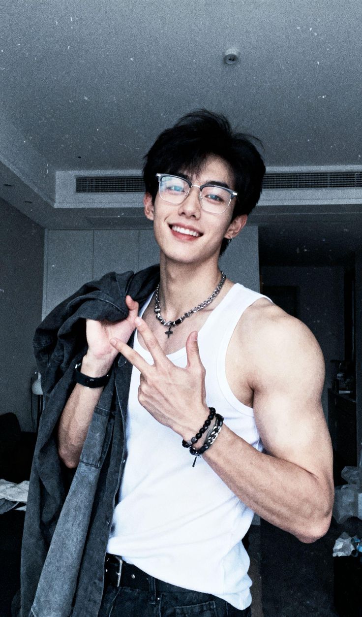 Vô Tình Video Call Với Sếp Khi Đang Tắm